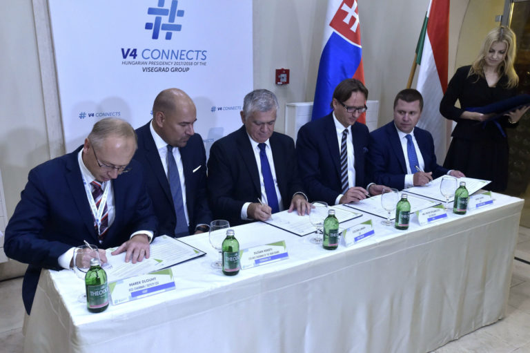 A V4-eknek az exportáló cégek támogatásában is együtt kell működniük