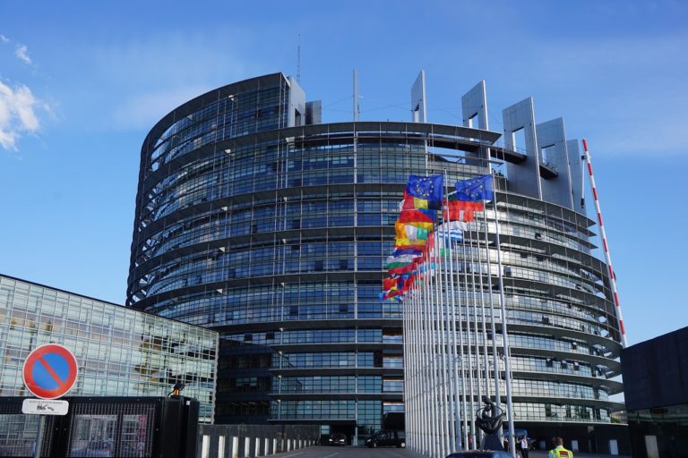 Itt vannak az új EU-s biztosítási piktogramok, nálunk is bevezetik
