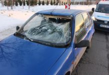 Közlekedési balesetet okozott a kamionról menet közben lehulló jég