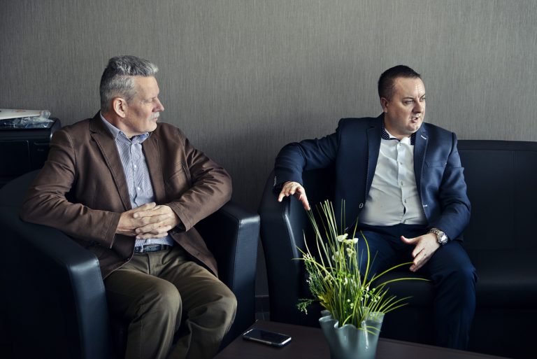 Startupok: Törött autók javításához közvetít szervizeket a KárWeb