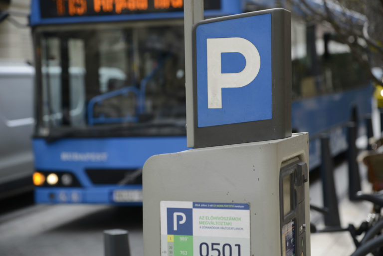 Ingyenes parkolás: Megjelent a rendelet a díjmentességről
