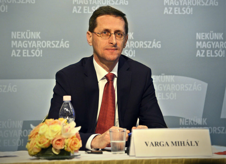 Varga Mihály: Újabb munkahelyteremtő pályázatot hirdet a PM kkv-knak