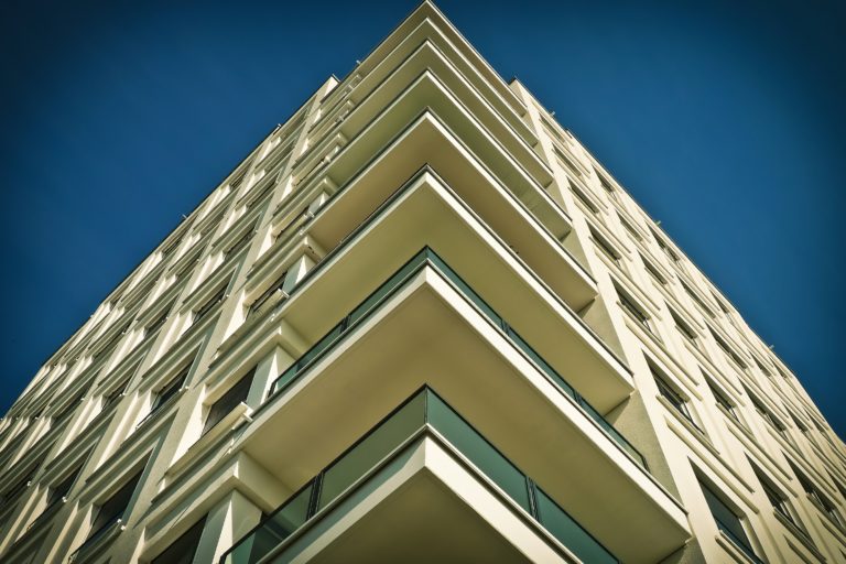 GDN Ingatlan: Nagyot nyerhet, aki nyáron vásárol lakást vagy házat