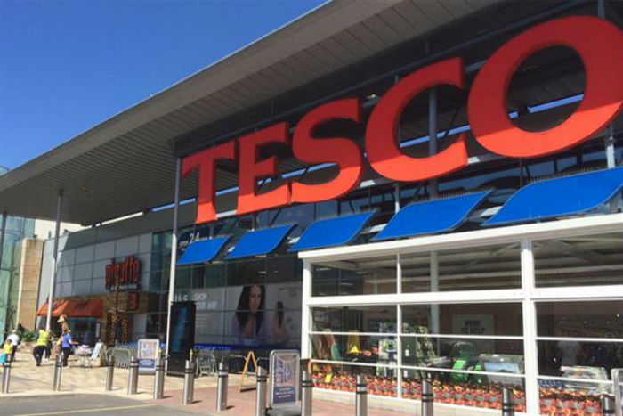 Továbbra is a Tesco áll a magyarországi kereskedelmi toplista élén