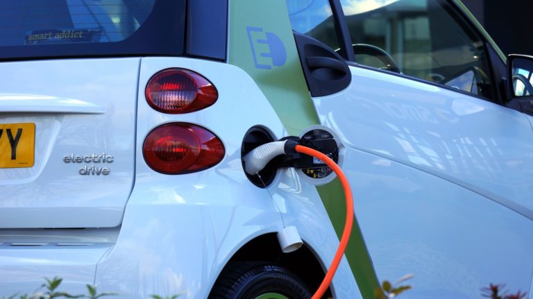 Újra lehet pályázni az elektromos autók vásárlásának támogatására