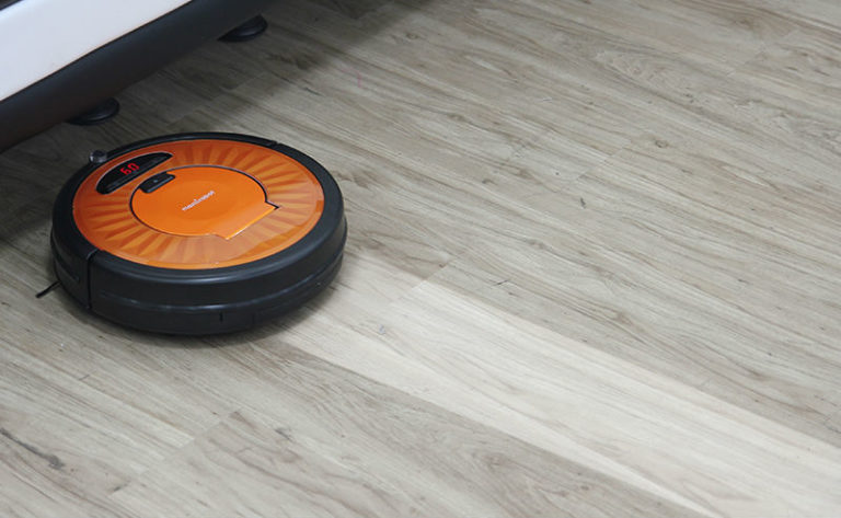 Biztonsági kockázatot jelent a robotporszívó, ha meghekkelik a kameráját