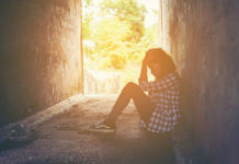 K&H: a fiatalok jelentős része borúsan látja a családalapítást