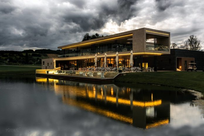 clubhouse_night