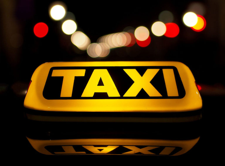 Fokozottan ellenőrzi a taxisokat a fővárosi kormányhivatal