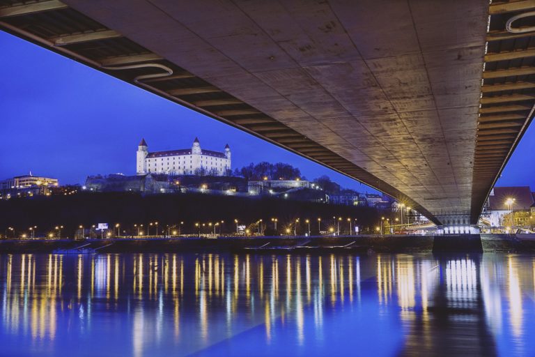 Szlovákiában részlegesen visszatartják a Dunát, a gyorsabb apadás érdekében