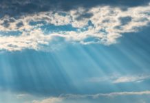 Felhős és napos időszakok válthatják egymást csütörtökön