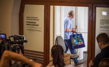 Dunai hajóbaleset: Vádat emeltek a Hableányt ledaráló Viking Sigyn szállodahajó ukrán kapitánya ellen