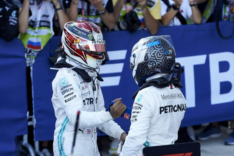 Orosz Nagydíj: Vettel feladta, Hamilton nyert és növelte előnyét összetettben