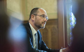 A gazdasági bizottság alkalmasnak ítélte Kandrács Csabát, az MNB alelnöki posztjára