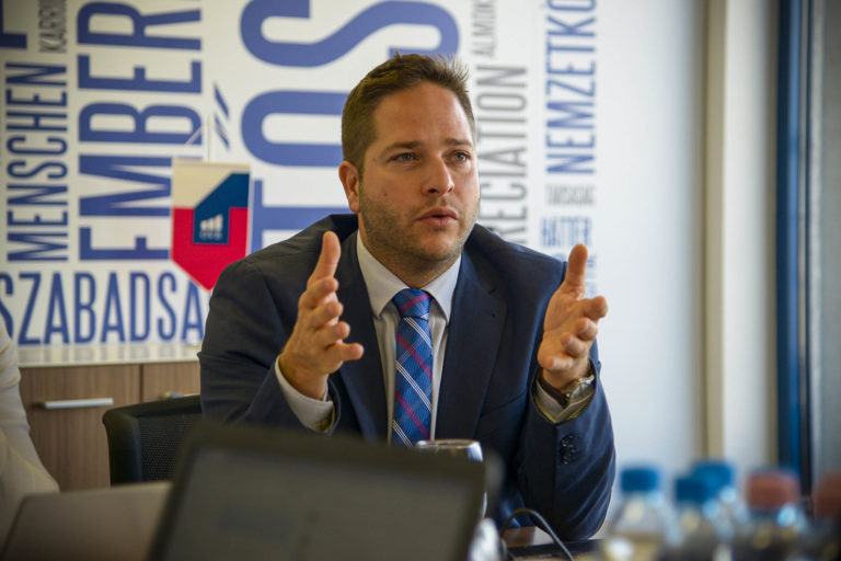 OVB: Nyugdíj-előtakarékosság helyett inkább sorsjegyre költöttek 110 milliárdot a magyarok
