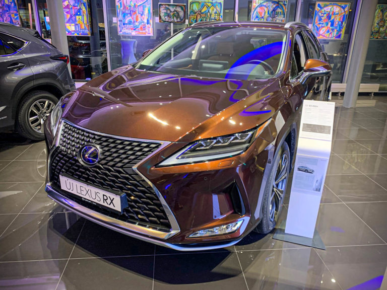 Art and Technology: Kortárs magyar festőművészeket támogat a Lexus