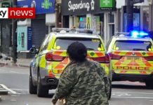 Késeléses támadás történt Londonban, a támadót lelőtték