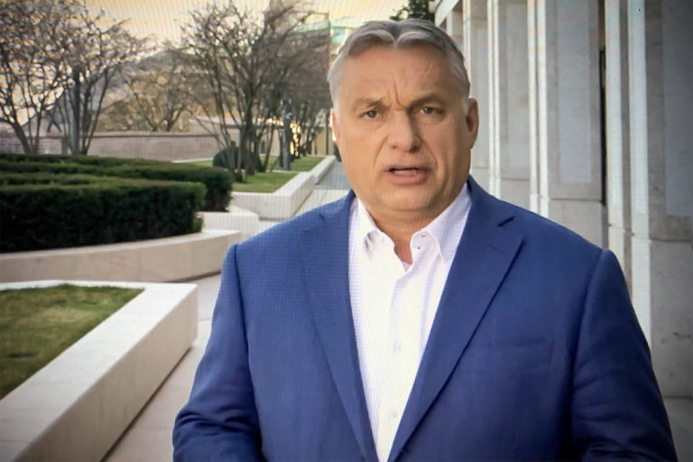 Orbán Vitkor: A koronavírus miatt felfüggesztik a hitelek tőke- és kamatfizetési kötelezettségét