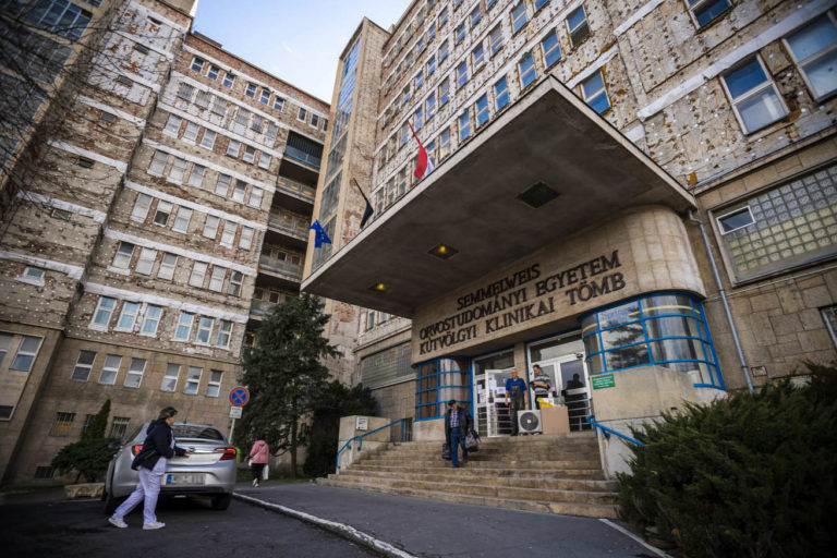 Járványkórház lesz a Kútvölgyiből, költözik a belgyógyászati klinika