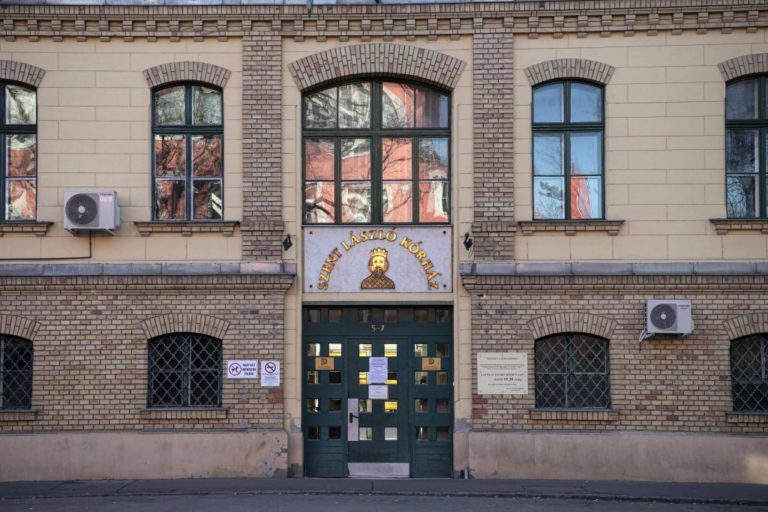 Kórházparancsnokok segítik a kórházak működését és az egészségügyi készlet védelmét