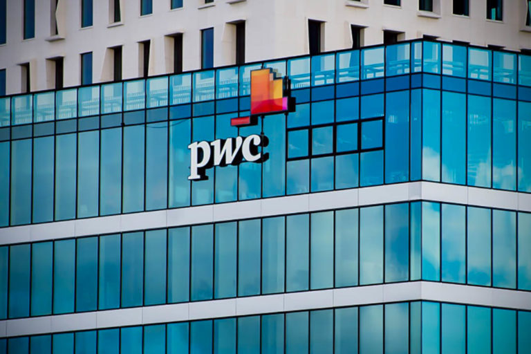 PwC: A fiatalok számára továbbra is az alapbér a legfontosabb a munkahelyválasztásnál