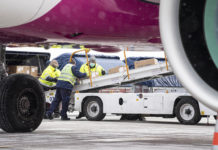 Kína-Magyarország légihíd: Ma is érkezett 4 millió maszk és több mint 400 ezer védőruha