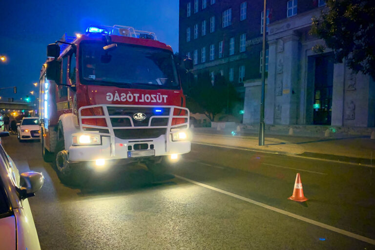 Katasztrófavédelem: Több mint 500 esetnél avatkoztak be a tűzoltók hétfőn