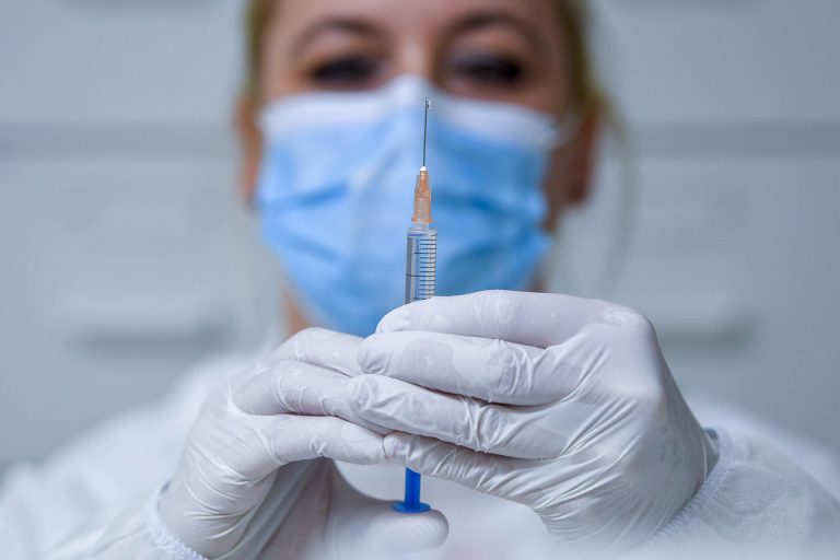 Fizetett szabadnapot javasol a pénzügyi szektorban dolgozóknak a Bankszövetség