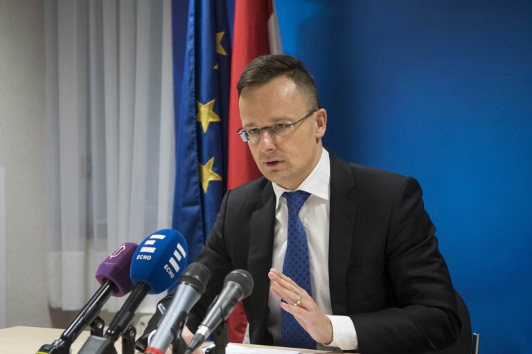 Vonzás törvénye: Magyarország szinte egyedüliként áll a béke oldalán a nyugati világban