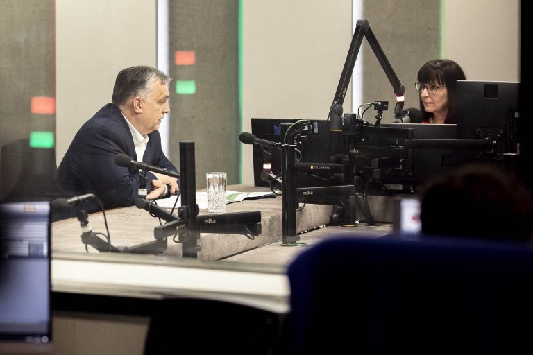 Orbán Viktor: Mindenkit arra kérek, regisztráljon a vakcináért – szigorúbb szabályozásokra lesz szükség