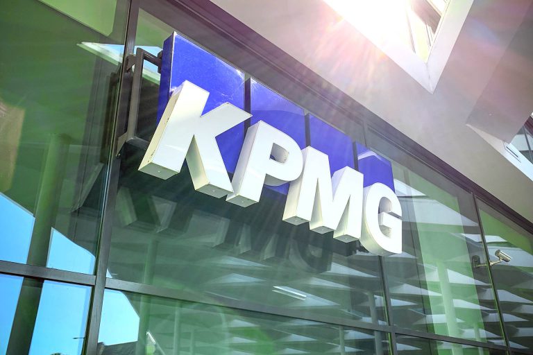 A KPMG szerint sikeresebbek a kifelé is nyitott családi vállalatok