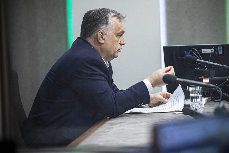 Orbán Viktor: Nyugat-Európában nincs plázaszerű kiszolgálás oltóanyagból