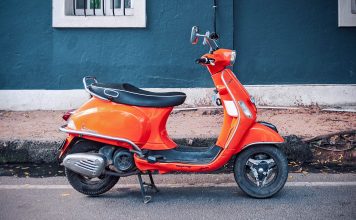 Orosz rulett: Félmilliónyi robogónak nincs kötelező biztosítása Magyarországon