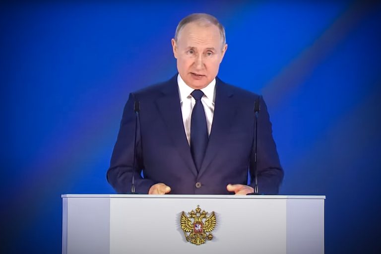 Vlagyimir Putyin: A mahacskalai zavargásokat nyugati titkosszolgálatok ösztönözték
