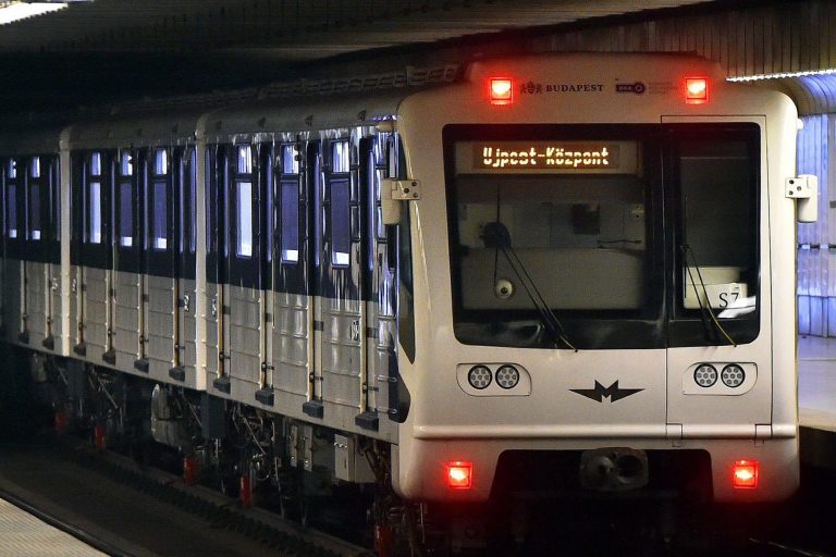 Rövidített útvonalon jár a 2-es metró a hétvégén