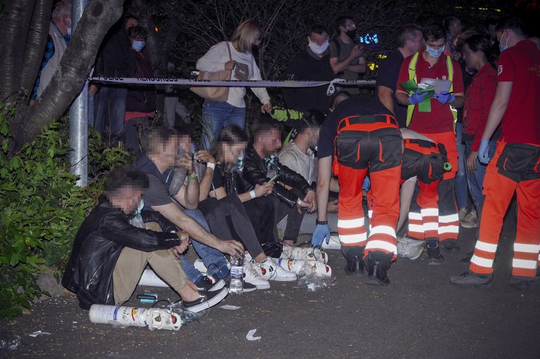 Tűzkár: Kiégett egy társasházi lakás Kőbányán, 11 embert mentettek ki a tűzoltók
