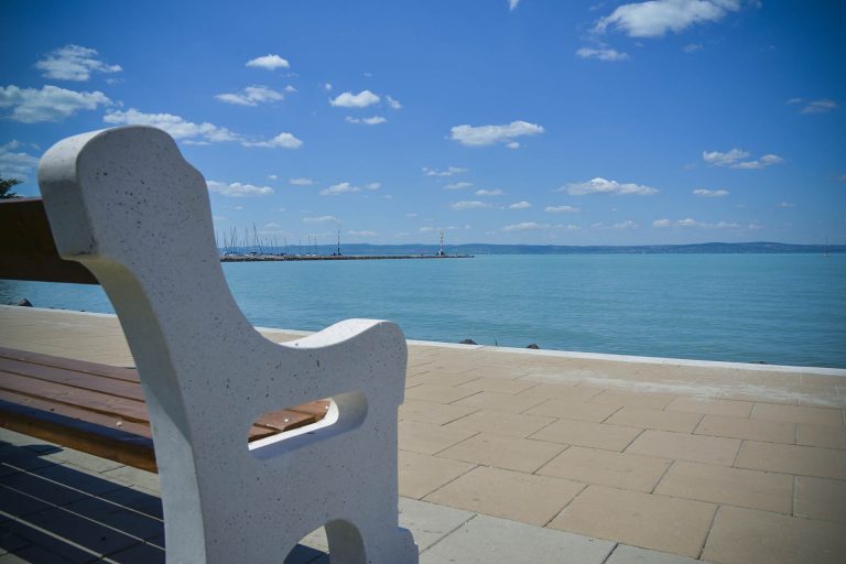 Túl a millión: A Balatonál felrobbant a kereslet, elszálltak a nyégyzetméterárak