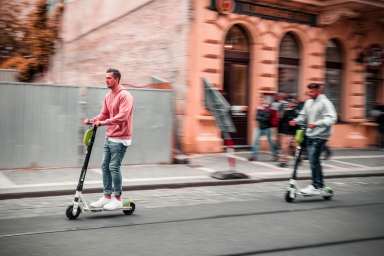 GRANTIS: 3 hónapja kötelező, mégis káosz van a rollerbiztosításoknál