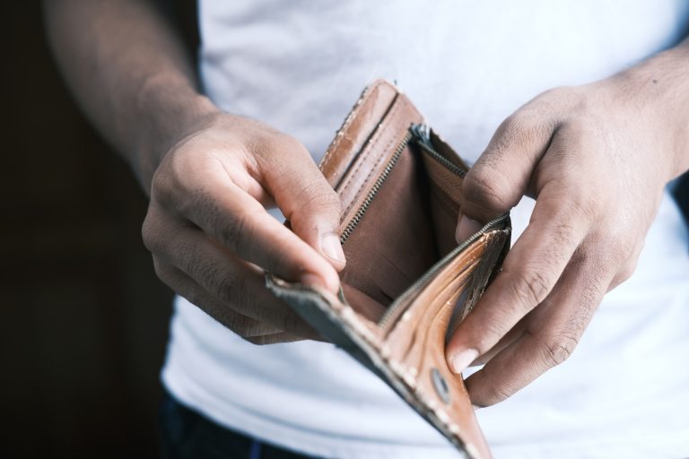 Fizetésképtelen egy biztosító, a román kormányfő vizsgálatokat sürget
