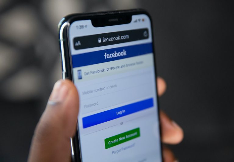 A nagy lerohadás: A Facebook hétfő délután 6-kor globálisan elérhetetlenné vált