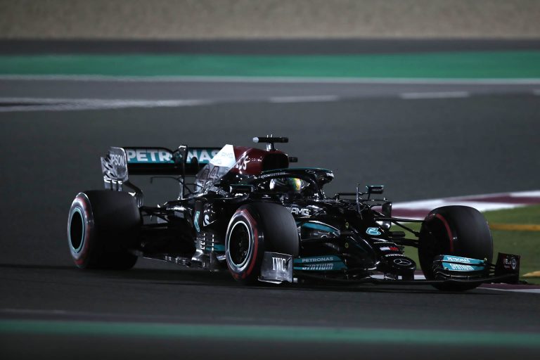 Forma-1 Katari Nagydíj: Lewis Hamilton a pole pozícióban!