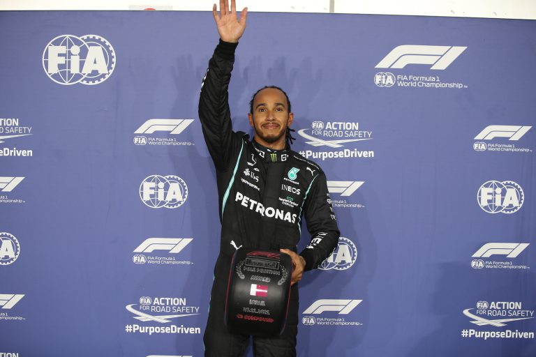 Hamilton nyert, Max Verstappen a második