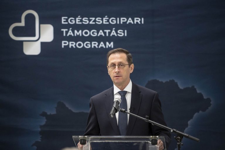 Varga Mihály: 1,2 milliárdos egészségipari fejlesztés valósult meg Hatvanban