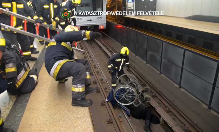 Rokkant baleset: Beesett a metróba egy kerekesszékes férfi az Ecseri útnál