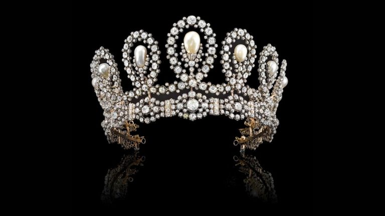 Savoyai-ház leszármazottai beperelik az olasz államot a lenyúlt koronaékszerek miatt