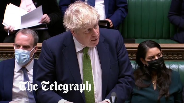 Menteni a menthetőt: Szinte minden korlátozást felold Boris Johnson