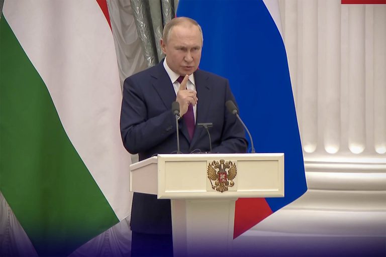 Vlagyimir Putyin: Erősödni fog az orosz-kínai katonai együttműködés