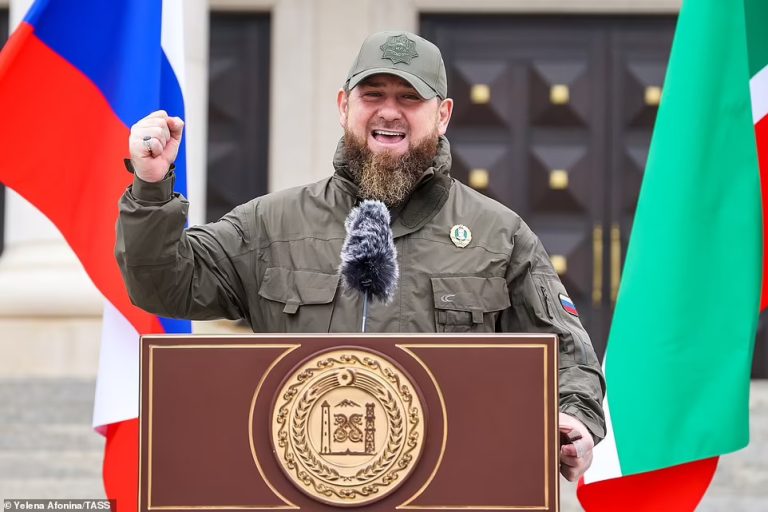 „Putyin vérebei”: Csecsen vadászok érkeznek Ukrajnába Zelenszkijért és társaiért – címre mennek?