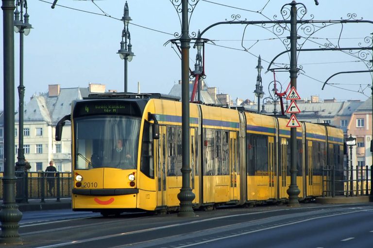 BKK: Hétfő éjjel pótlóbusz jár a 6-os villamos helyett