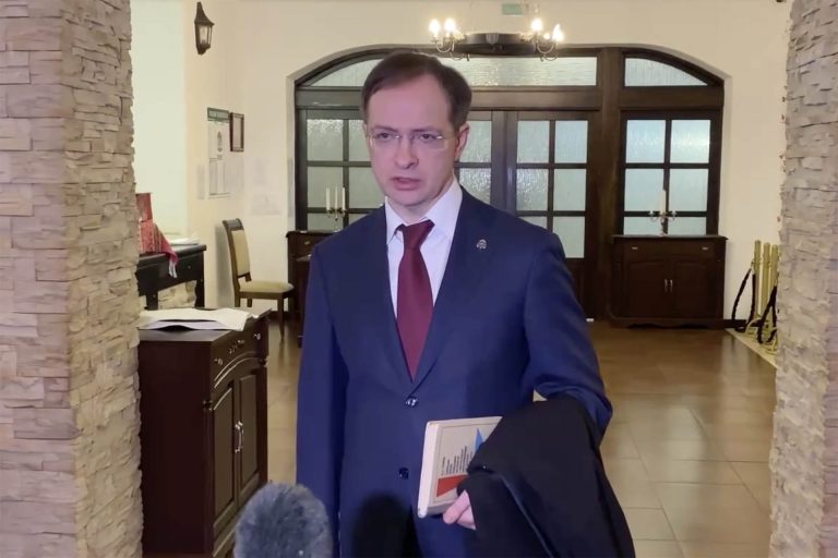 Orosz-ukrán béketárgyalások: Ideiglenes tűzszünet jöhet, humanitárius folyosót is nyitnak